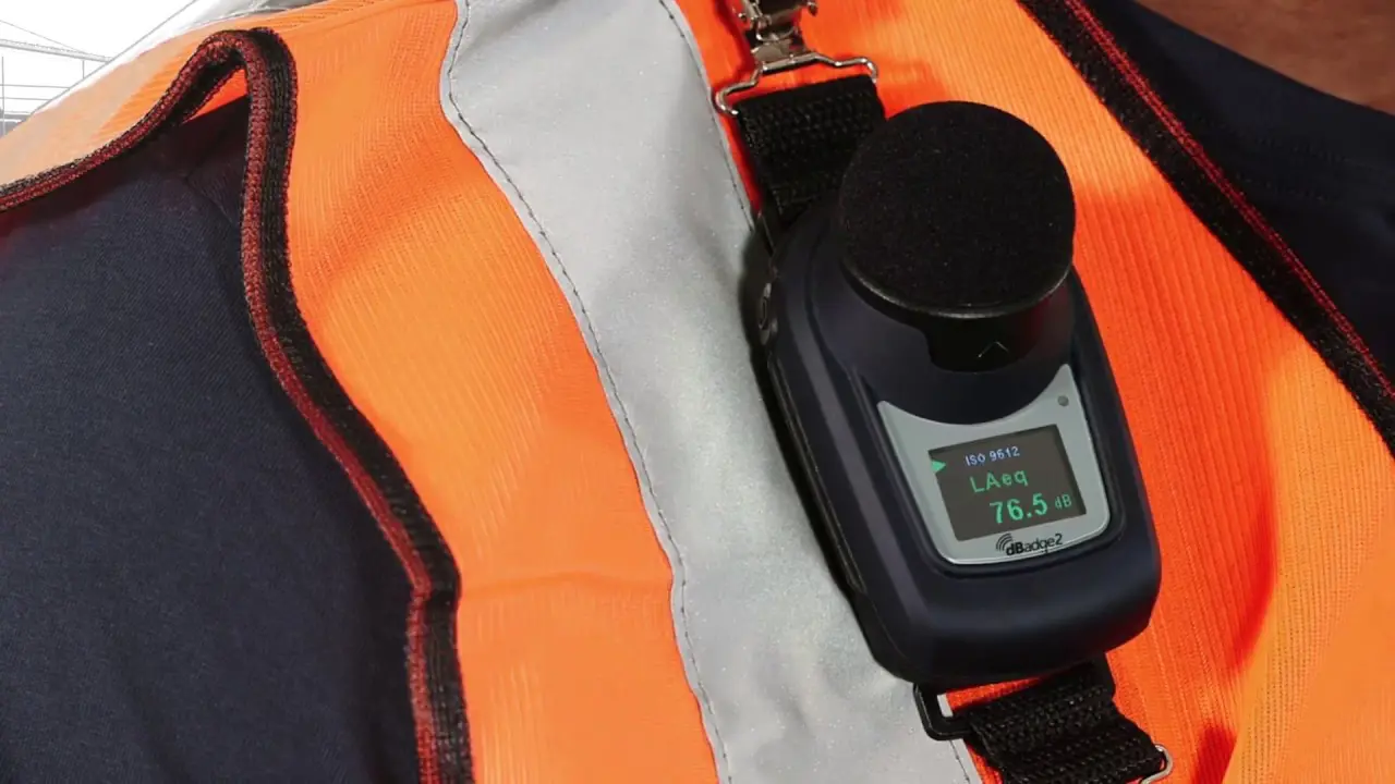 Dosimetrie Onderzoek Met Casella Dbadge2 Persoonlijke Geluidsdosismeter Tijdens RI&E Geluidsmeting Ten Behoeve Van Arbo Meting Basystemen